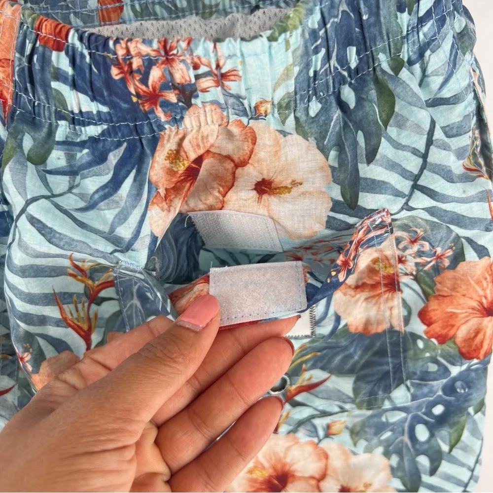 Franks Maui Sky Floral Print Mid Length Swim Trunks Lightweight Quick Dry Size M